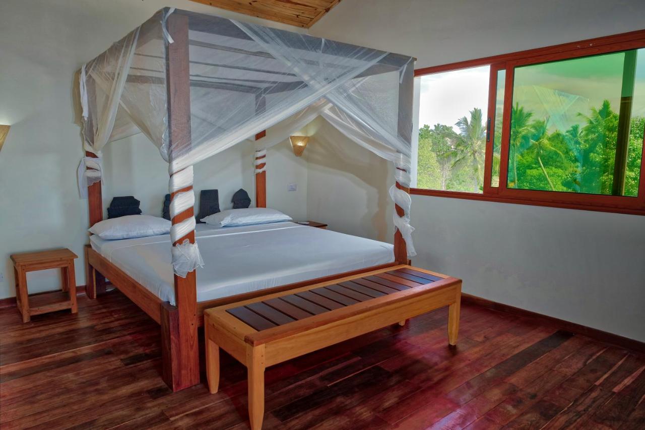 Emeraude Lodge Андилана Экстерьер фото